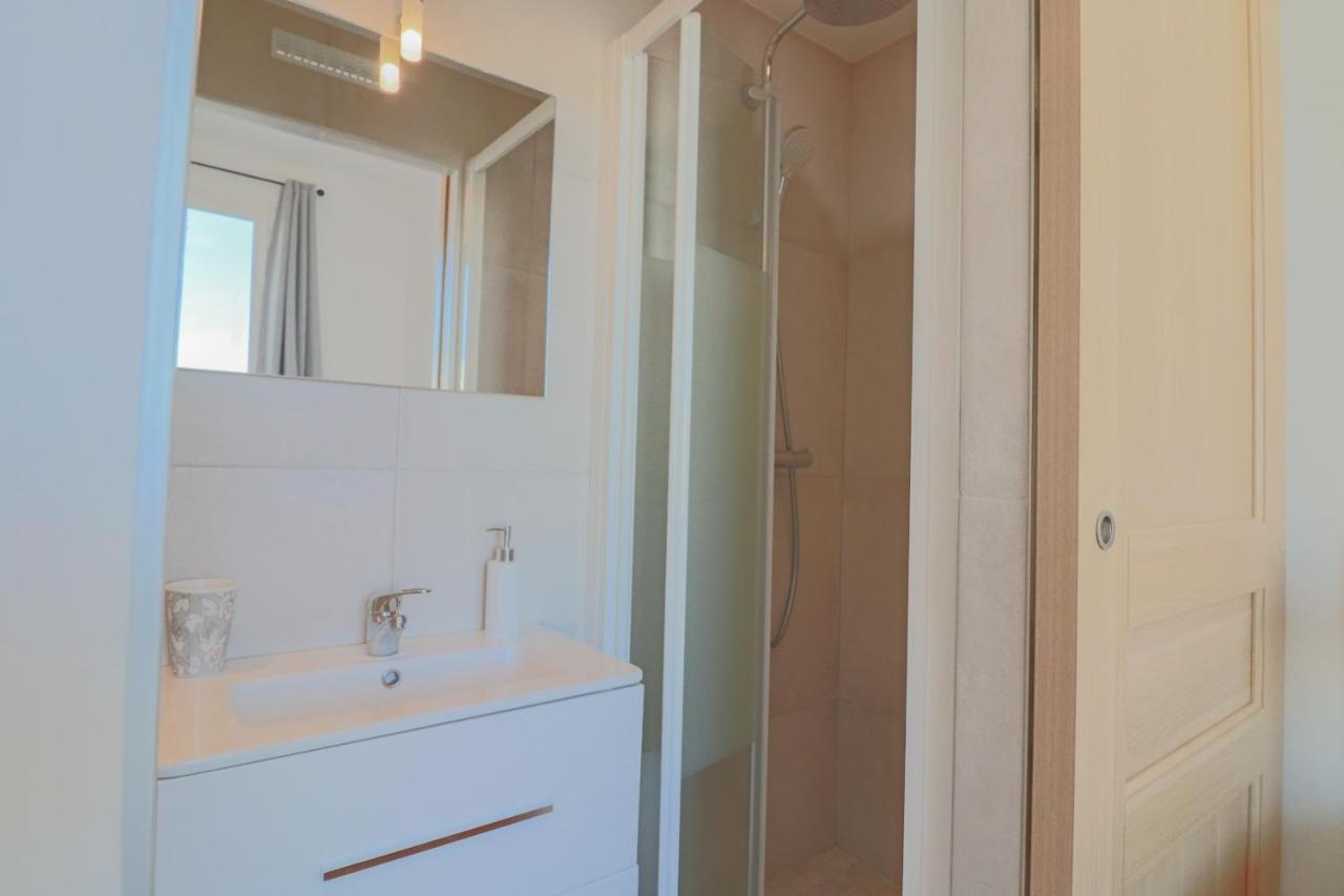 Rooftop De La Charming On Seafront With Superb Roof Terrace